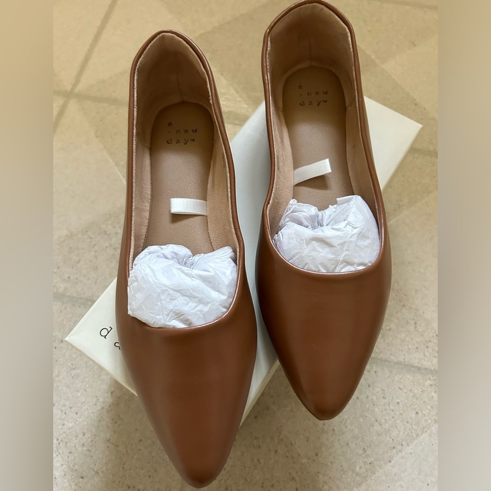 A New Day -Target brand - flat, size 8